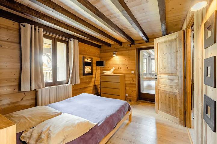 Gîte pour 12 personnes, avec jacuzzi et jardin à Saint-Jean-de-Belleville - 2