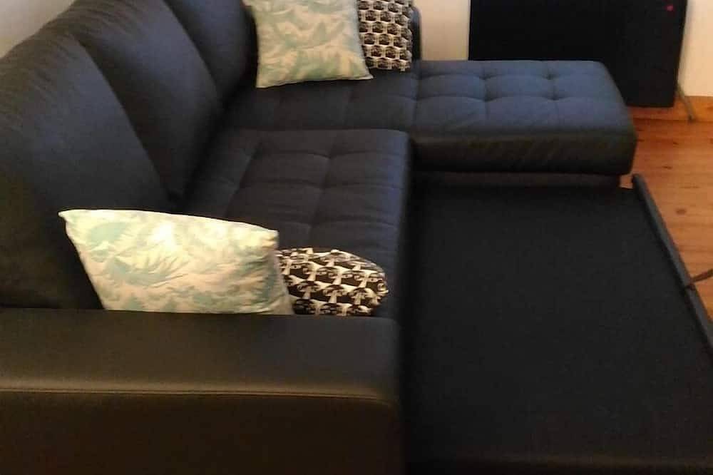 Appartement entier, Studio traversant 33 m2 au 1er étage in Meudon, Hauts-de-Seine