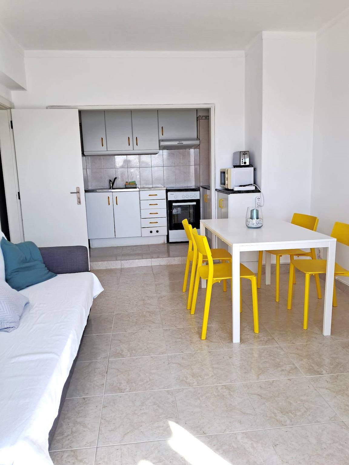 Entire apartment, T1 Torre Azul 10 A/C Vista Mar e Praia in Cavacos, Quarteira