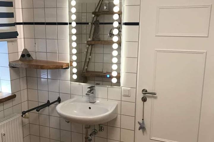 Ganze Wohnung, Haus Süüderwoi - Wohnung 3 - Eg - Ferienwohnung in Borgsum: Terrasse, Garten, in Nordfriesische Inseln (Schleswig-Holstein) (Schleswig-Holstein), Borgsum