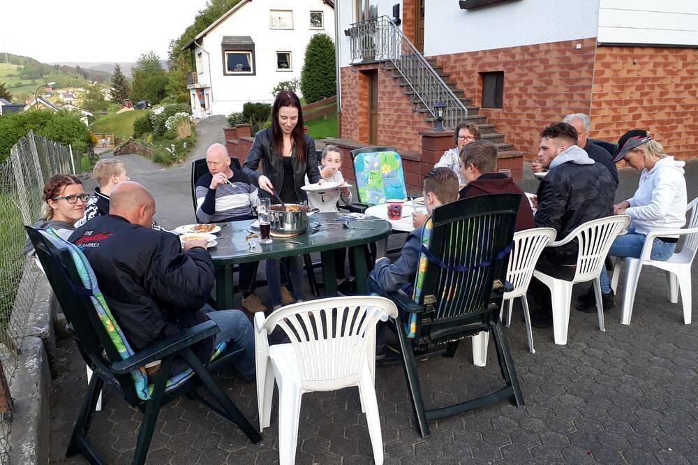 Large apartment in the Vulkaneifel on a mountain located!!! Up to 12 people! above in Mürlenbach, Vulkaneifel