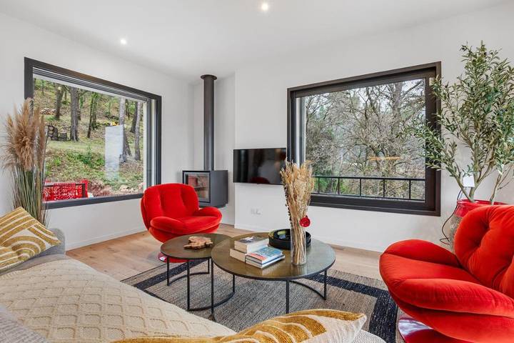 Location de vacances pour 8 personnes, avec vue sur le lac ainsi que jardin et terrasse à Liausson - 2