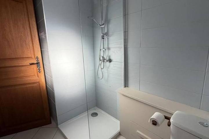 Gîte pour 12 personnes, avec jardin dans Saint-Bonnet-le-Troncy - 2