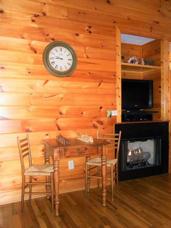 Log cabin for 4 people, with terrace in North Carolina