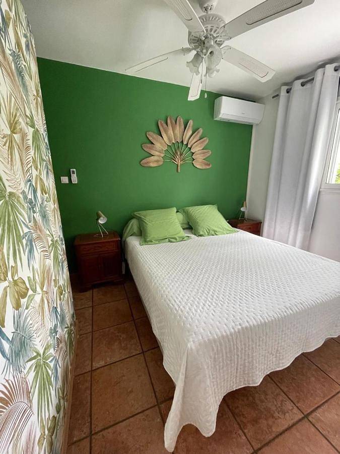 Gîte pour 4 personnes, avec vue et terrasse, animaux acceptés dans La Saline (Saint-Paul) - 2