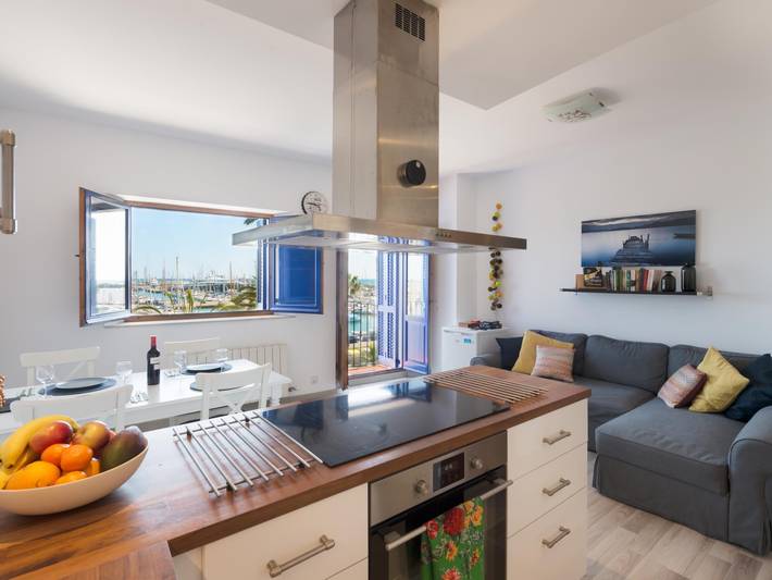 Appartement de vacances entier, Appartement de vacances pour 5 personnes avec balcon/terrasse in Vilanova i la Geltrú, Garraf