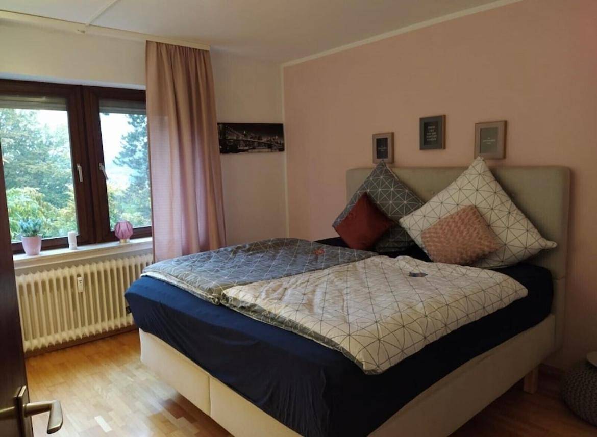 Ganze Wohnung, Two-Bedroom Apartment in Metternich, Koblenz