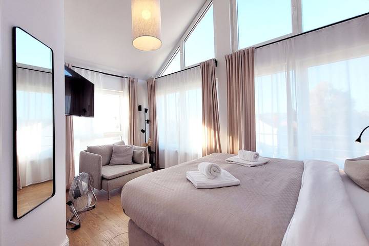 Ganze Wohnung, Penthouse mit Meerblick, Dachterrasse, Luxusbad - Nur 50 Meter zum Strand in Sierksdorf, Ostholstein