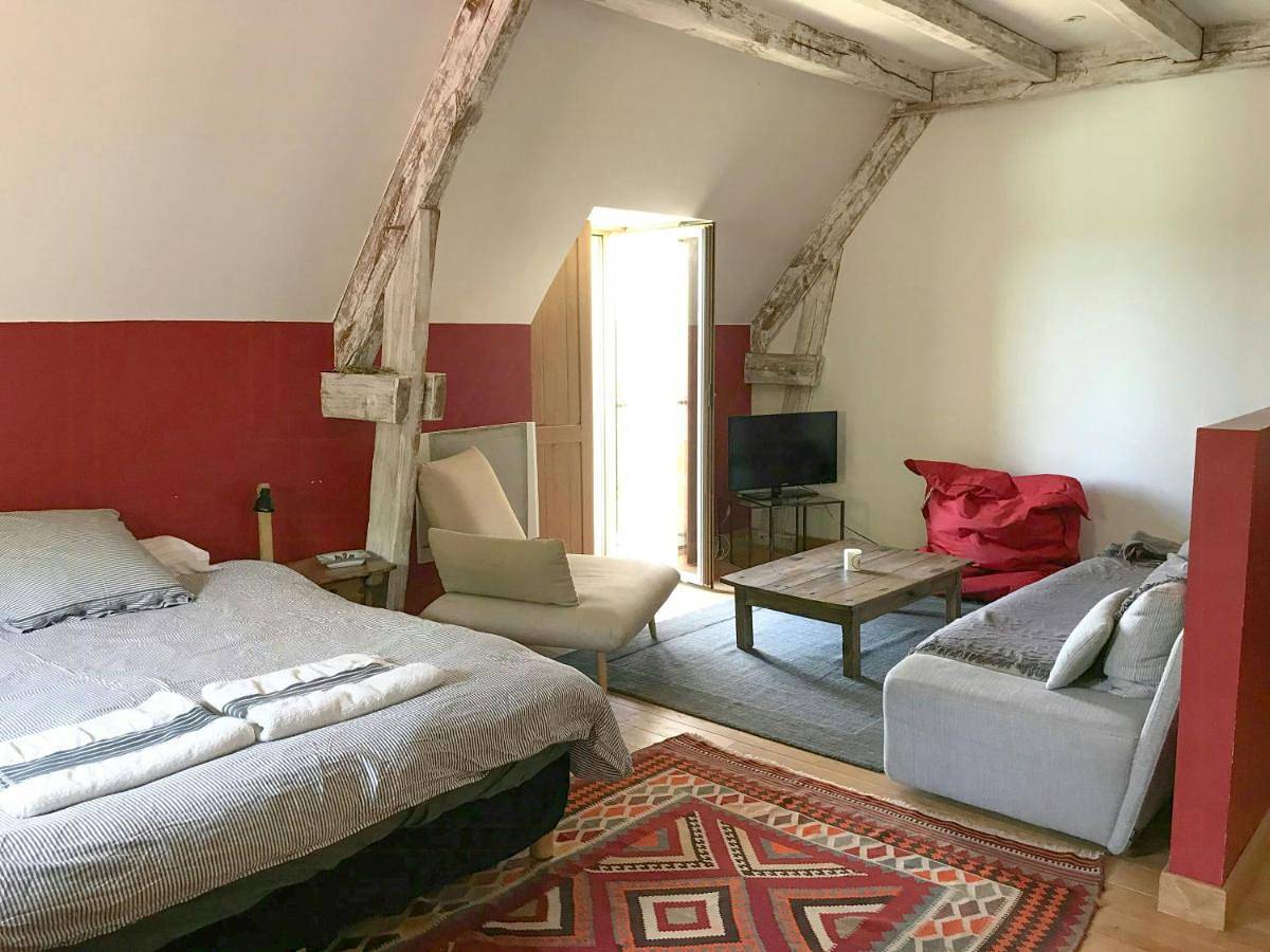 Character House With Views Over The Vezère Valley in Tursac, Périgord Noir