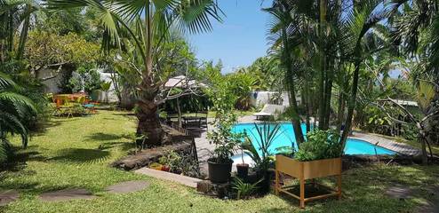 Location de vacances pour 6 personnes, avec terrasse et piscine aux Avirons