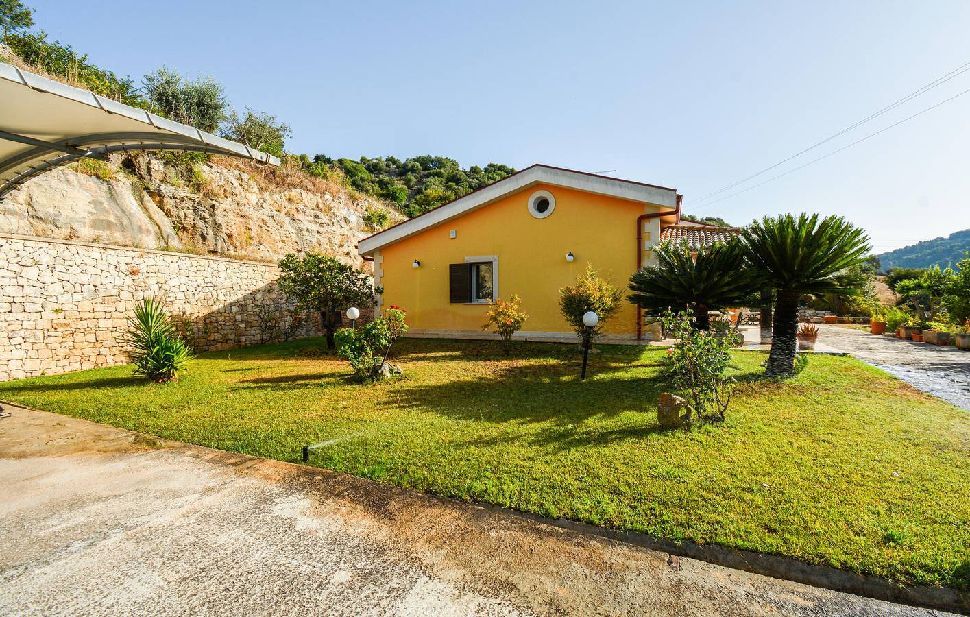 Appartamento vista mare con servizi vicino al fiume e al ristorante in Ragusa, Provincia di Ragusa