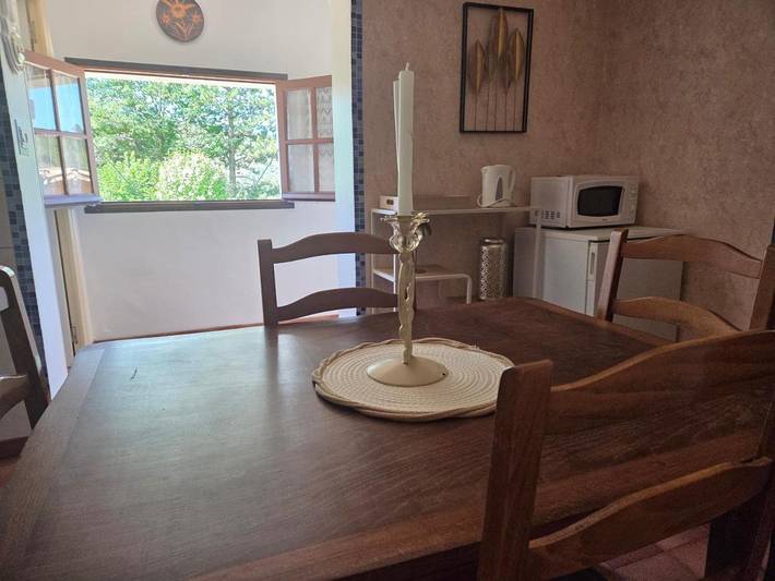 Location de vacances pour 2 personnes, avec jardin et vue dans Lac de Castillon - 2
