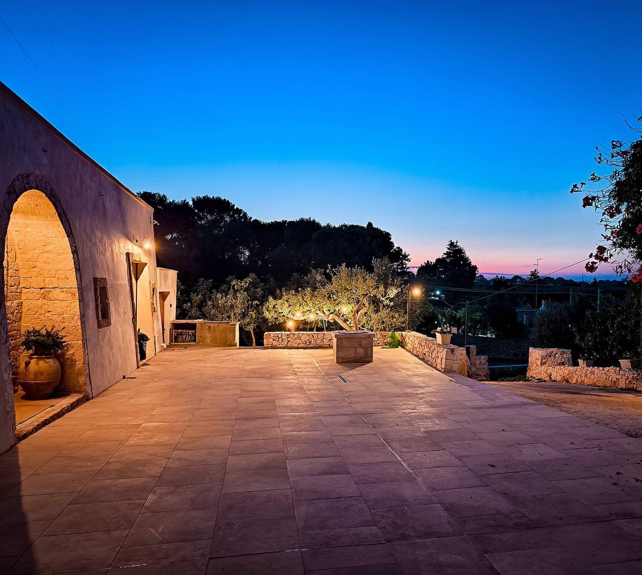 Ganze Wohnung, Suite „Masseria Latorre – Suite il Vecchio Pozzo“ mit Garten, Wlan und Klimaanlage in Locorotondo, Bari Provinz