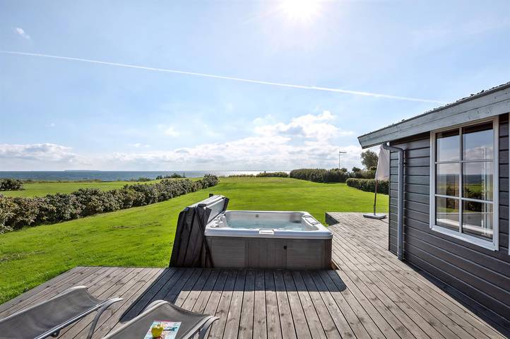 Ferienhaus für 6 Personen, mit Whirlpool und Terrasse sowie Garten in Juelsminde - 2