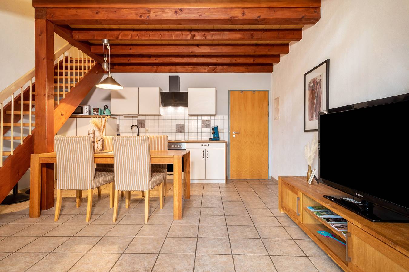 Ganze Wohnung, Ferienwohnung 'Maisonette', moderne, offene Wohnung auf zwei Etagen mit Blick über die Reitanlage in Ravensburg, Region Bodensee-Oberschwaben