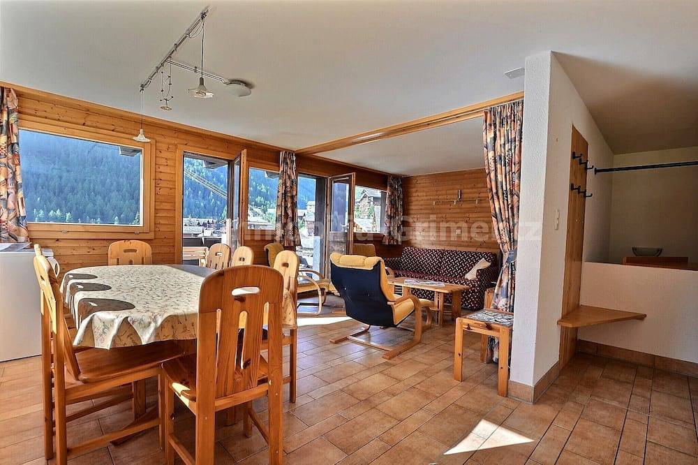 Appartamento intero, Appartement confortable sur 2 étages pour 6 à 8 personnes, salon avec 1 divan-lit double, coin cuisi in Grimentz, Anniviers