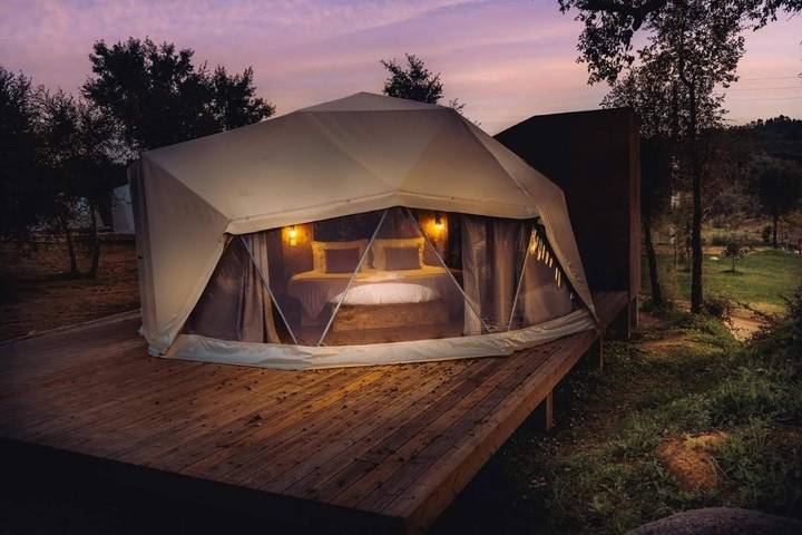 Camping para 2 pessoas, com Jacuzzi e Terraço e ainda Jardim and Piscina infantil em Gavião