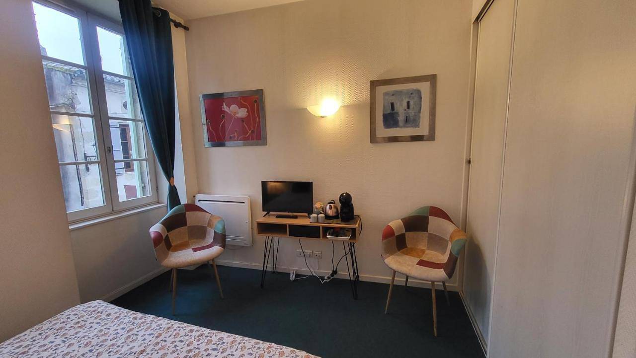 Double Room with Private Bathroom in Nérac, Région de Nérac