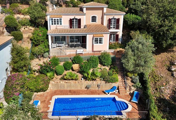Casa de vacaciones para 6 personas, con terraza además de piscina y jardín en Santa Cristina de Aro