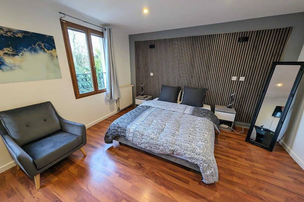 Apartamento entero, Duplex 90m² Avec Balnéo au Centre-ville de Troyes, 10 Minutes à Pied de la Gare in Troyes, Aube (desambiguación)