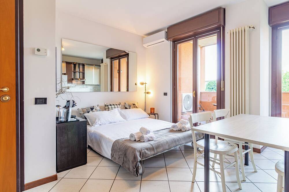 Appartamento intero, Cielo C18 by Houset - Due Camere da Letto Appartamento, Ospiti Massimo 5 in Monza, Brianza