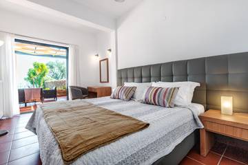 Villa pour 8 Personnes dans Mparmpati, Corfou, Photo 4