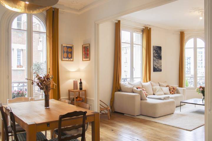 Apartamento entero, Apartamento de vacaciones para 6 personas in Courbevoie, Altos del Sena