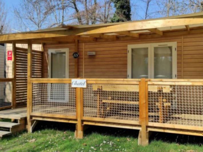 Mobil home pour 4 personnes, avec terrasse dans Office De Tourisme Challes Les Eaux