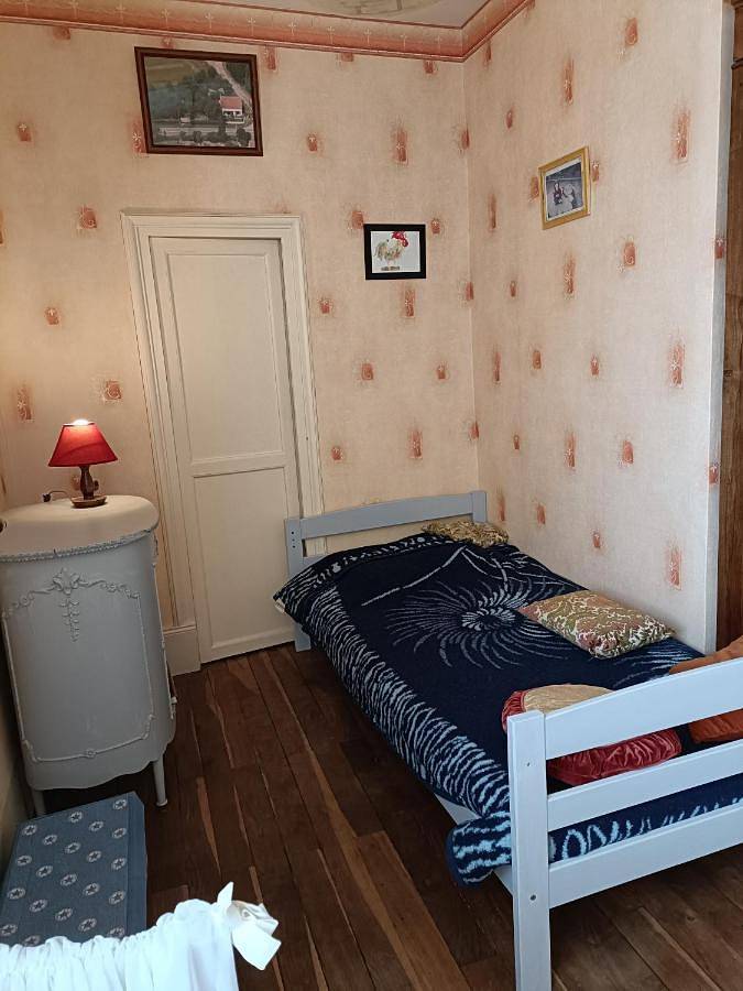 Four-Bedroom House in Sancergues, Région de Bourges