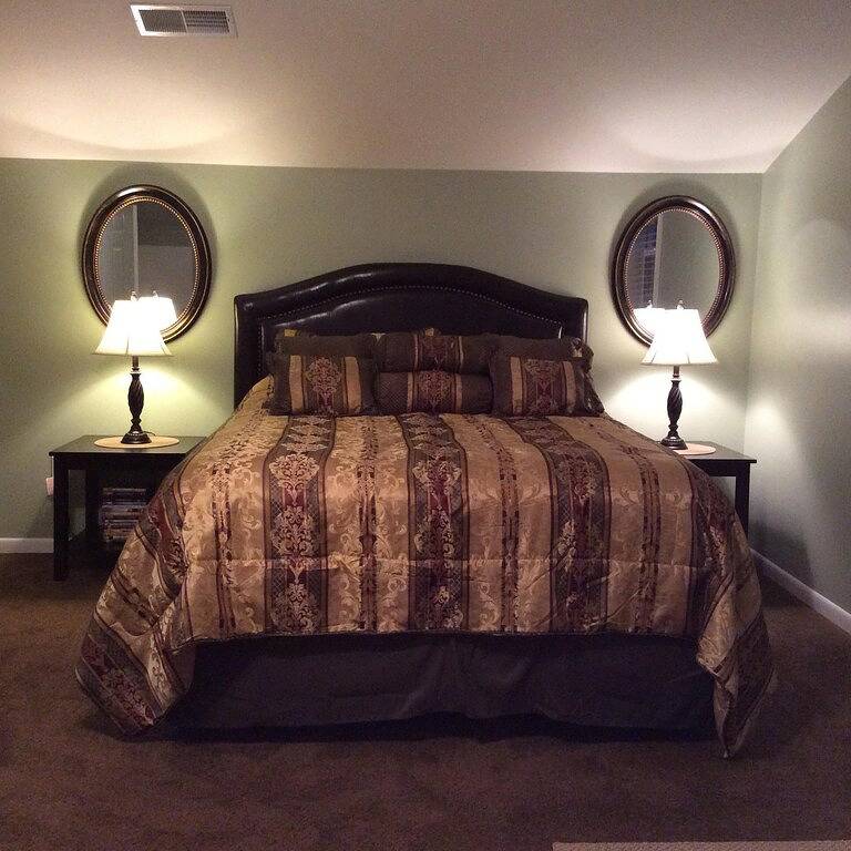 Entfliehen Sie zu unseren sauberen ruhigen voll ausgestatteten Kabinen, die im Amish-Land eingebettet werden in Tuscarawas County