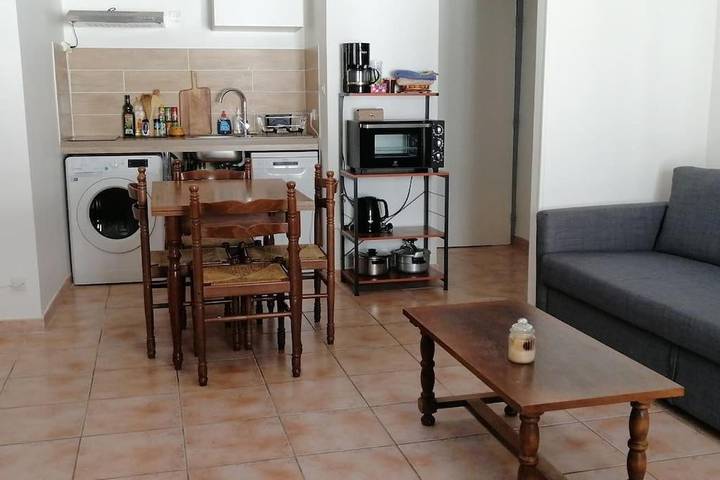 Gîte pour 6 personnes, avec balcon dans Bains Du Couloubret - 4