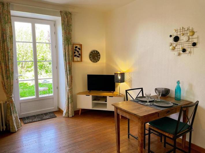 Location de vacances pour 2 personnes, avec jardin et terrasse à Saint-Claude-de-Diray - 4