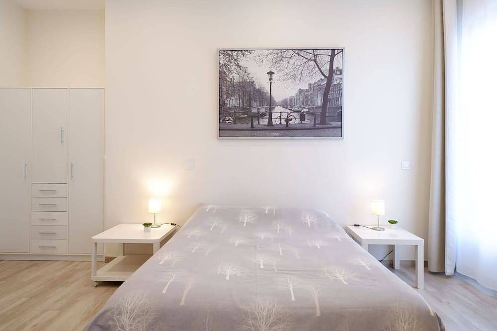 Entire apartment, Studio Sorolla in El Cabanyal in Valencia, Costa de Valencia