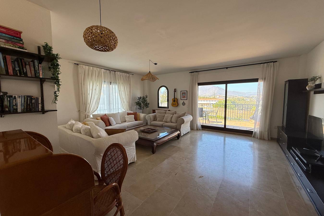 Ganze Wohnung, Ferienwohnung für 4 Personen mit Terrasse in Puerto de la Duquesa, Manilva