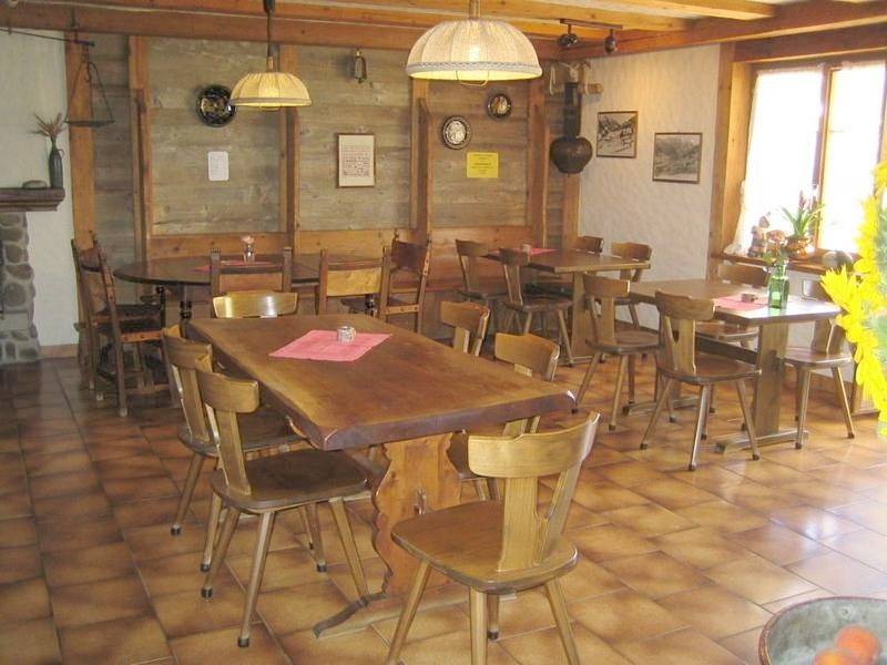 Single Room with Shared Bathroom in Rossinière, Pays-d'Enhaut Region