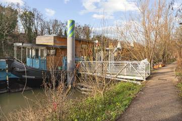 Bateau pour 8 personnes, avec terrasse, animaux acceptés dans les Hauts-de-Seine