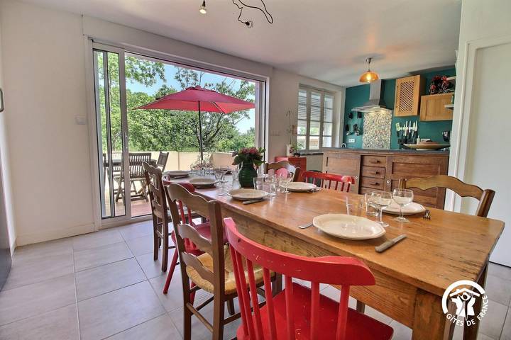 Gîte pour 4 personnes, avec terrasse et jardin