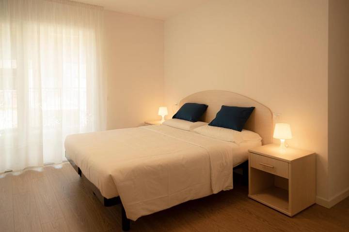 Ferienwohnung für 6 Personen, mit Terrasse und Garten sowie Ausblick in Dro