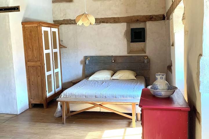 Gîte pour 5 personnes, avec jardin à Bazoges-en-Pareds - 2