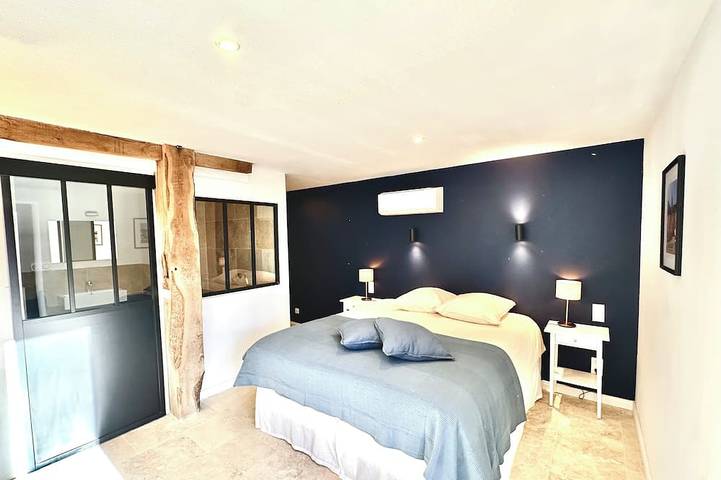 Location de vacances pour 12 personnes, avec jardin à Coly - 3