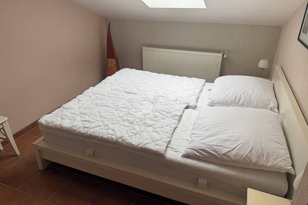 Ganze Wohnung, Charmante Dachgeschoss Wohnung in Ostseenähe Ideal für Familien bis 6 Personen in Rövershagen, Rostock und Umgebung