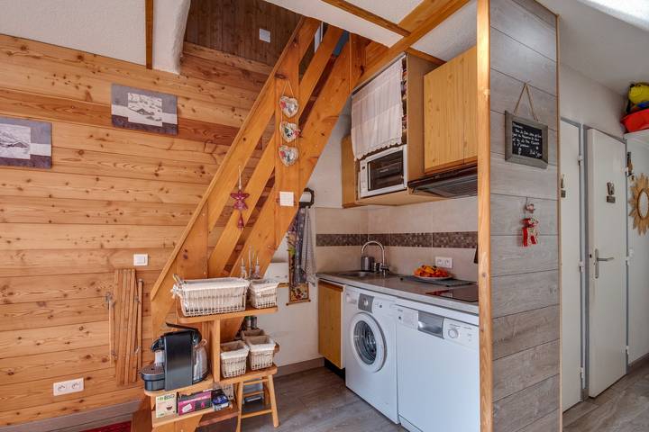 Ganze Wohnung, Ferienwohnung für 5 Personen mit Balkon in Le Sauze, Enchastrayes