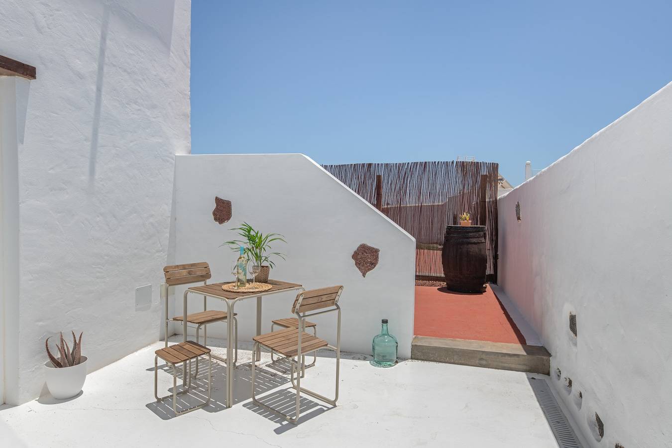 Apartamento entero, Vacaciones 'Rincón De Agustín' con vistas a la montaña, terraza privada y Wi-Fi in Mácher, Tías