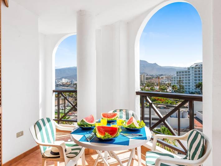 Gîte pour 6 personnes, avec piscine ainsi que balcon et vue sur l’océan, adapté aux familles à Playa de las Américas - 2