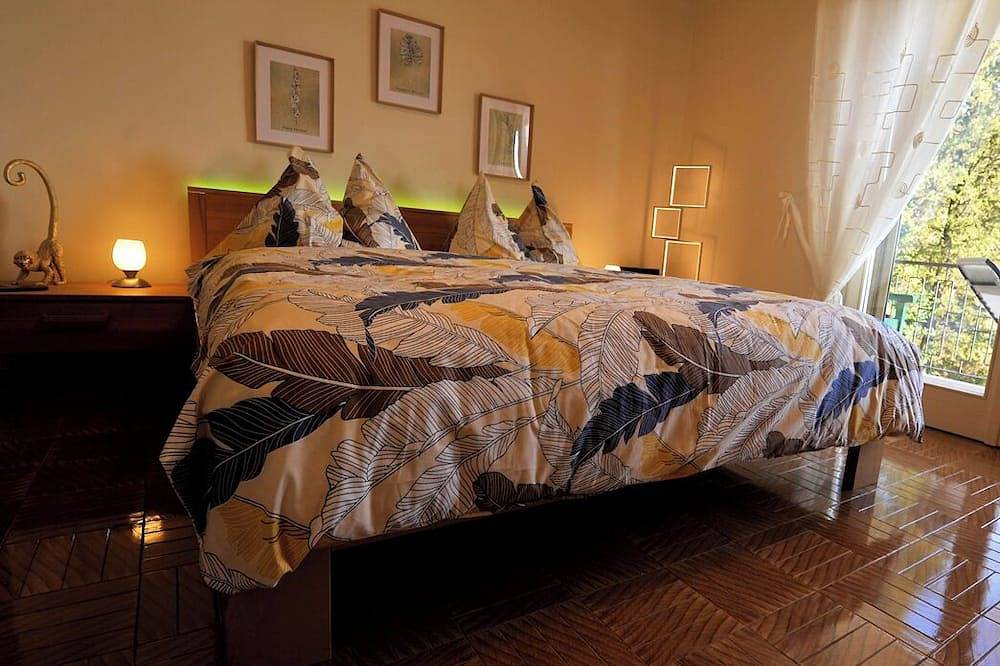 Villa im Grünen mit 2 Wohnungen, Privatschwimmbad, Partyraum und Seeblick in Maderno, Toscolano-Maderno