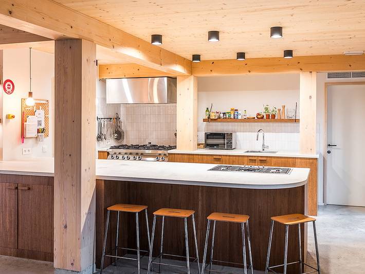 Location de vacances pour 38 personnes, avec terrasse et balcon/terrasse à Érezée - 3