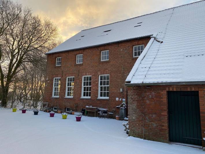Bauernhaus für 4 Personen, mit Seeblick und Garten sowie Ausblick, kinderfreundlich in Ostfriesland - 2