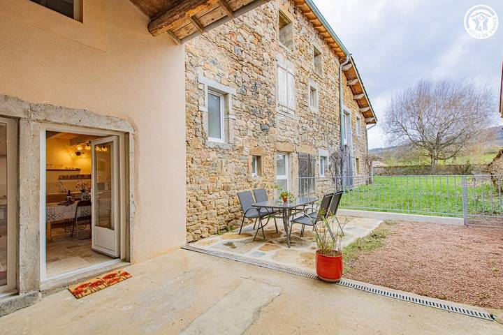 Gîte pour 3 personnes, avec Terrasse et Jardin