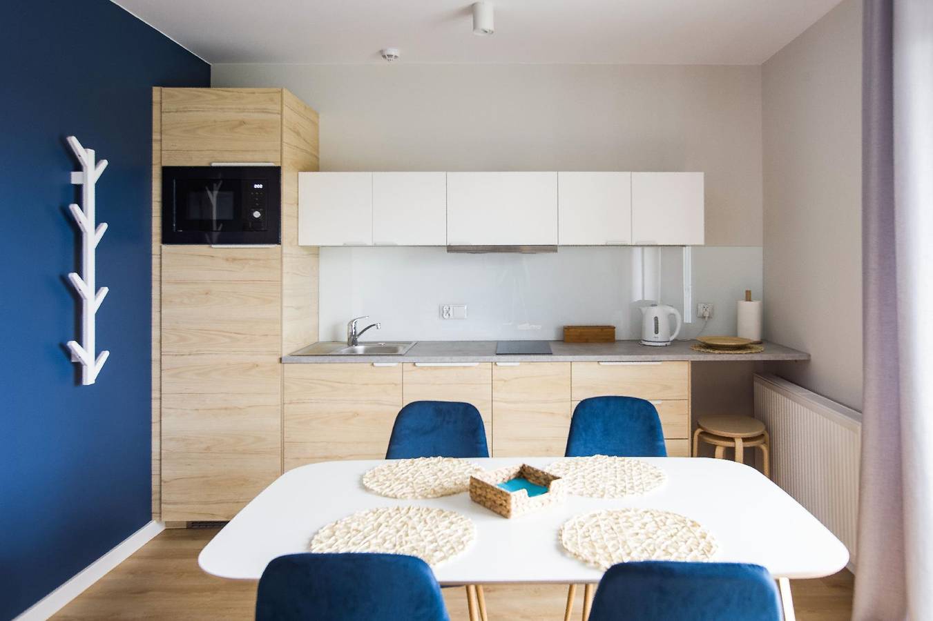 Hel ferieleilighet, Alvista Apartments with sea view in Trippelbyen