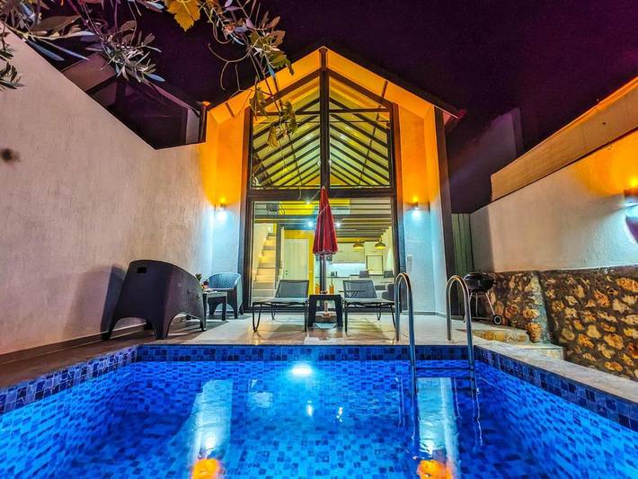 Villa pour 2 personnes, avec jacuzzi ainsi que balcon et piscine à Kalkan